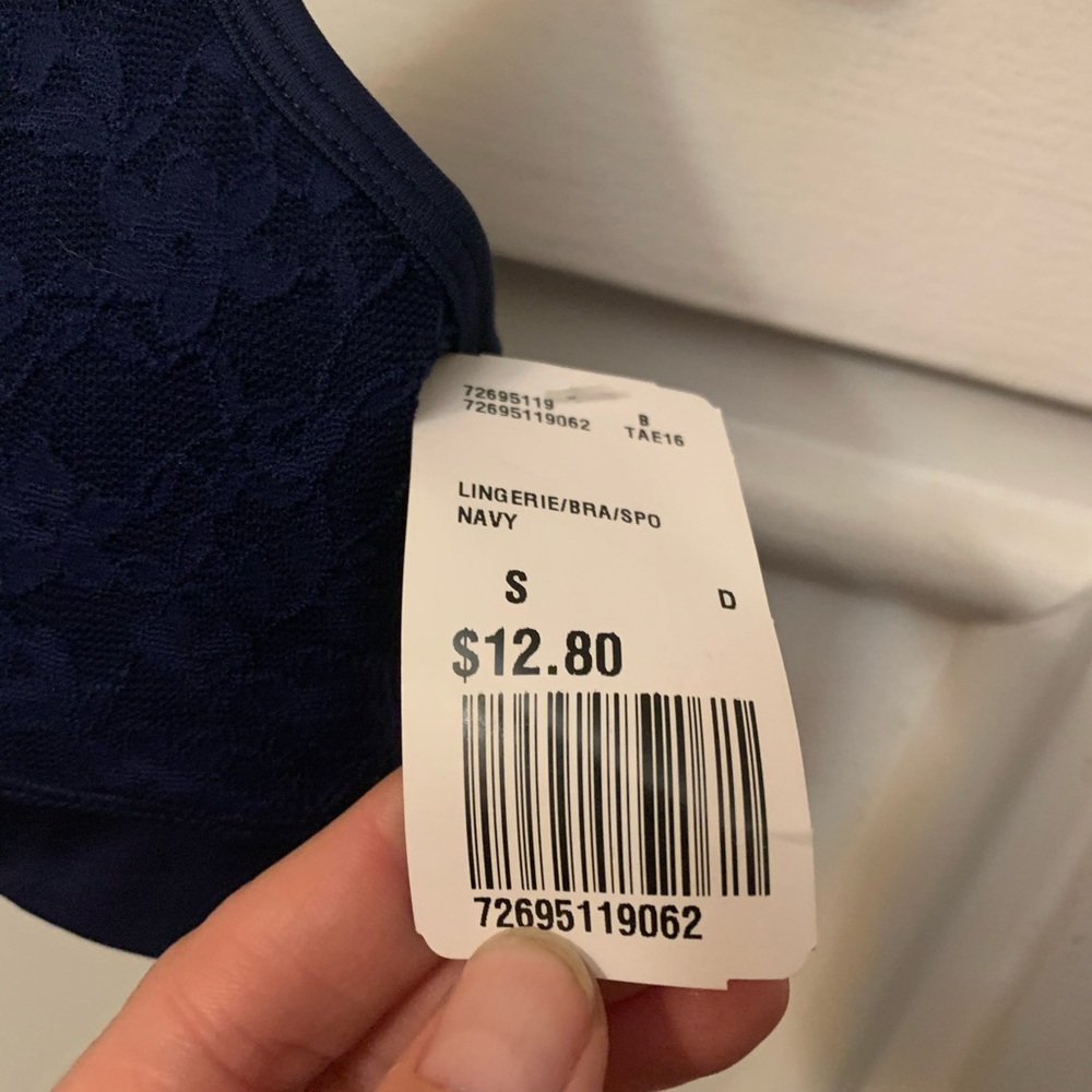 NWT Lacy navy sports bra from Forever 21 Small - Picture 2 of 3